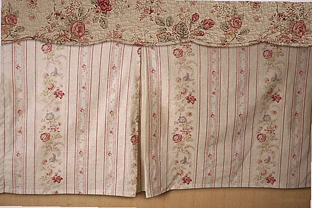 Greenland Home Antique Rose Bed Skirt Queen Ecru