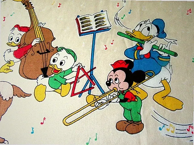 Vintage WALT DISNEY *Musical Parade* MICKEY MOUSE & Friends Twin/Full Bedspread